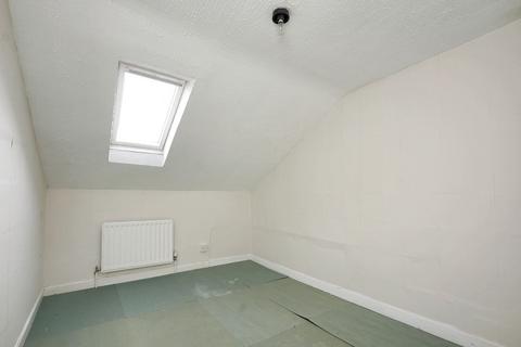 10 Garden Road, Folkestone, CT19 5RB