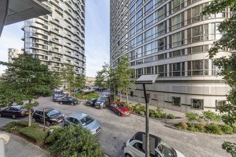 Studio to rent, New Providence Wharf, London E14