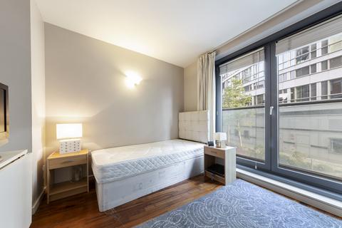 Studio to rent, New Providence Wharf, London E14