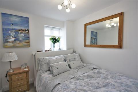 2 bedroom apartment to rent, Tolcarne Road, Newquay TR7