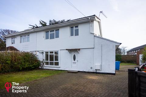 32 Bulkeley Avenue, Windsor, SL4 3LT