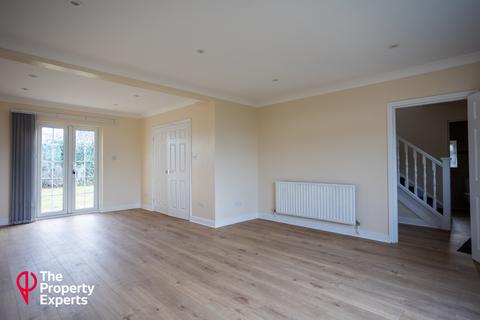 32 Bulkeley Avenue, Windsor, SL4 3LT