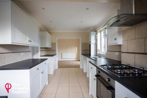 32 Bulkeley Avenue, Windsor, SL4 3LT