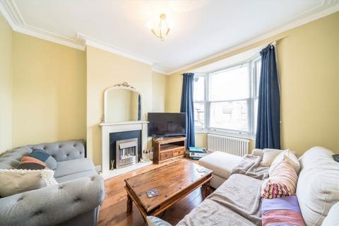 3 bedroom flat for sale, Third Cross Road, Twickenham TW2