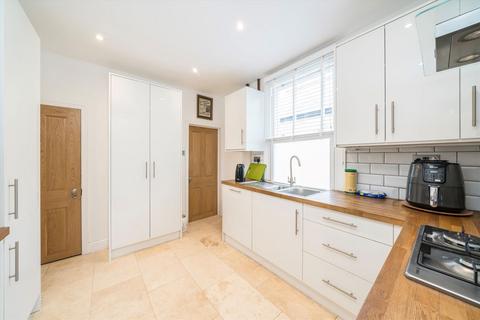 3 bedroom flat for sale, Third Cross Road, Twickenham TW2