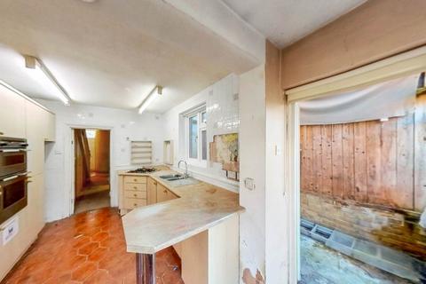 25 Pearcroft Road, London, E11 4DP