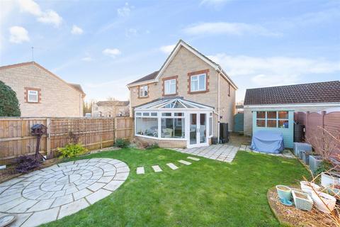 3 bedroom semi-detached house for sale, Chepstow Close, Chippenham