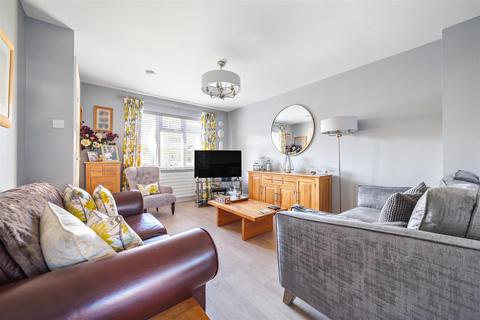 20 Chepstow Close, Chippenham, SN14 0XP