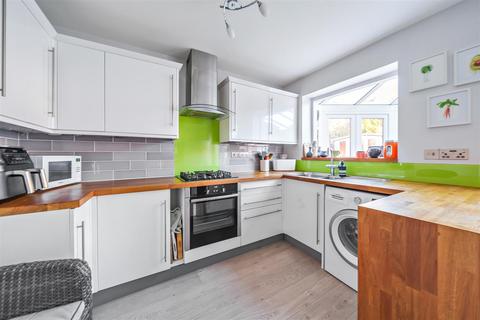 20 Chepstow Close, Chippenham, SN14 0XP