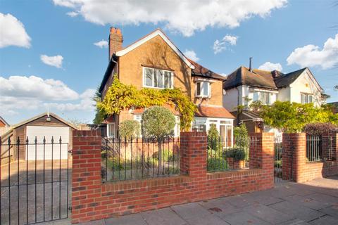 4 bedroom detached house for sale, Georgia Avenue, Worthing