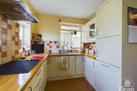 4 bedroom detached house for sale, St. Whites Road, Cinderford