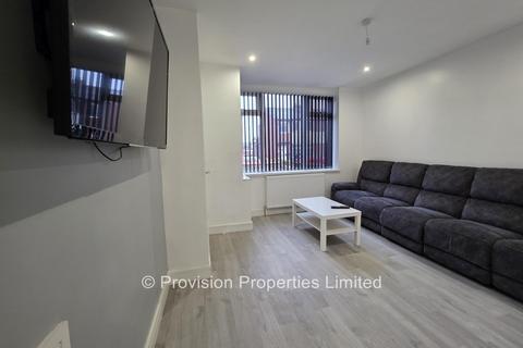 3 bedroom terraced house to rent, Park View Avenue, Burley LS4