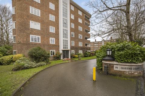 3 bedroom apartment for sale, Queens Court, Richmond