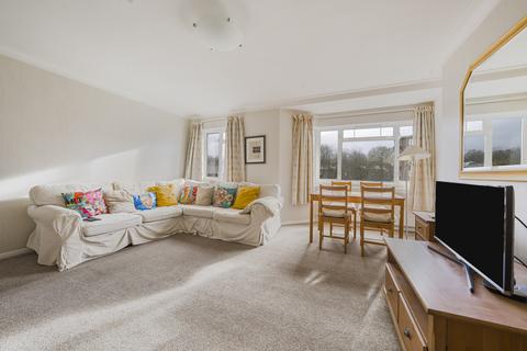 3 bedroom apartment for sale, Queens Court, Richmond