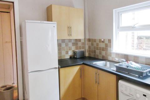 4 bedroom terraced house to rent, Filey Road, Fallowfield, M14