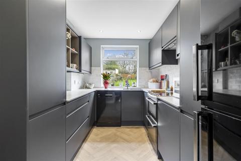 71 Hatfield Road, Potters Bar, EN6 1HS
