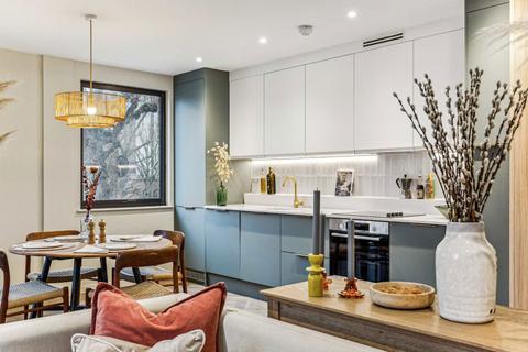 2 bedroom flat for sale, Craven Avenue, London W5