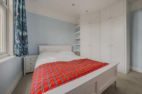 72 Manor Road, Richmond, TW9 1YB