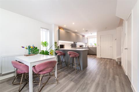 20 Chilvers Way, Northfleet, Gravesend, DA11 8GE