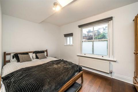 2 bedroom flat for sale, Goldsboro Road, London SW8