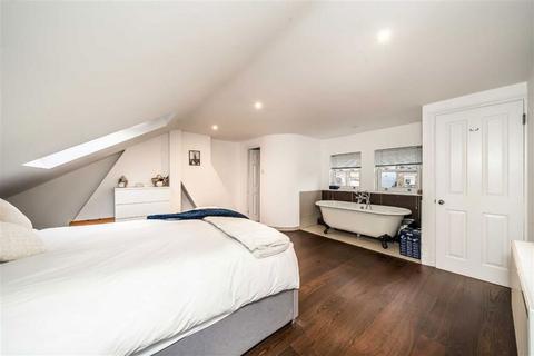 2 bedroom flat for sale, Goldsboro Road, London SW8