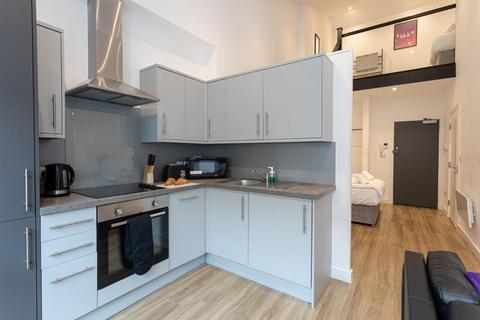 2 bedroom serviced apartment to rent, Derby Street, Manchester M8