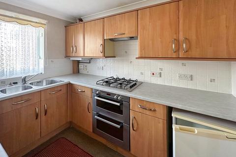 1 bedroom flat for sale, Waterford Road, Highcliffe, Dorset. BH23 5LF