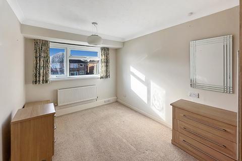 1 bedroom flat for sale, Waterford Road, Highcliffe, Dorset. BH23 5LF