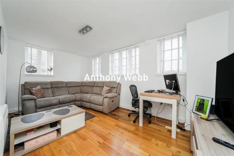 1 bedroom flat for sale, Corrib Court, Crothall Close, Palmers Green N13