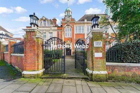 1 bedroom flat for sale, Corrib Court, Crothall Close, Palmers Green N13