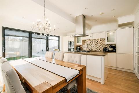 52 York Road, London, E4 8QN