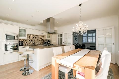 52 York Road, London, E4 8QN