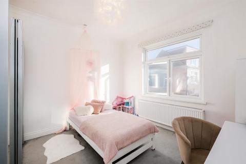 52 York Road, London, E4 8QN
