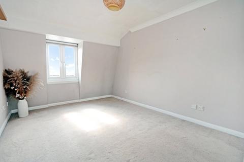 1 bedroom flat for sale, Lysander Gardens, Surbiton KT6