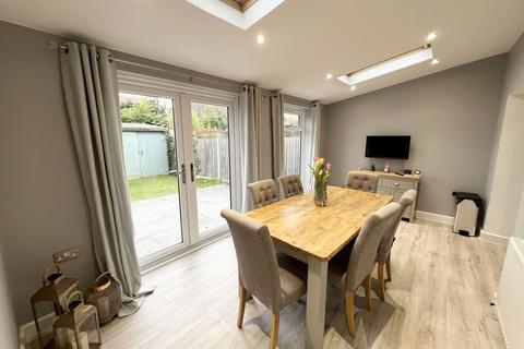 84 Arlescote Road, Solihull, B92 9HY