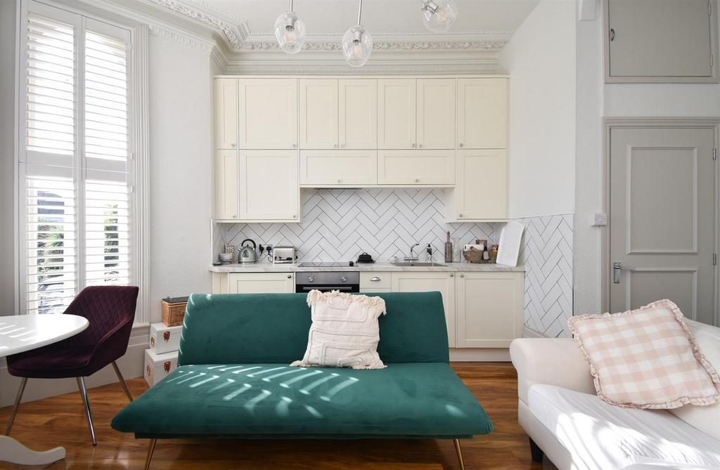 Living space &amp; kitchen