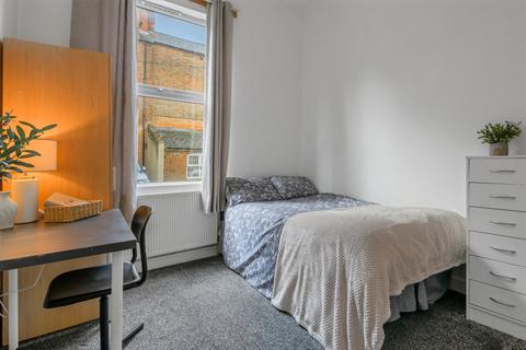 4 bedroom flat to rent, Gedling Grove, Arboretum, Nottingham, NG7