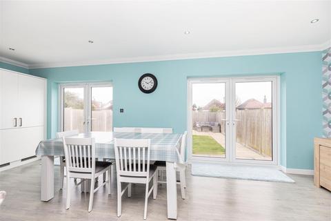 17 Cheddington Road, Bournemouth, BH9 3NB