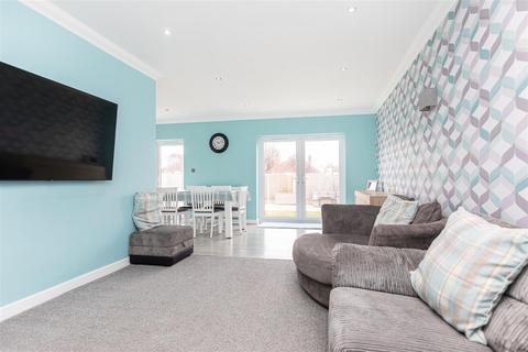 17 Cheddington Road, Bournemouth, BH9 3NB