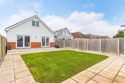 17 Cheddington Road, Bournemouth, BH9 3NB