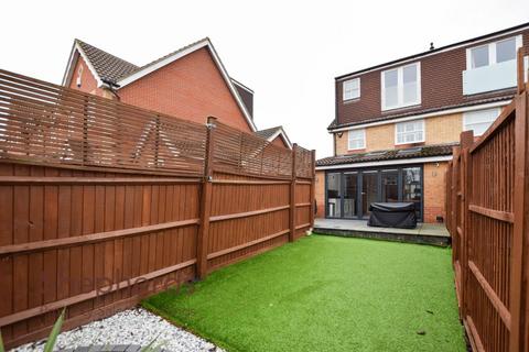 4 bedroom semi-detached house to rent, Lucern Close, West Cheshunt EN7