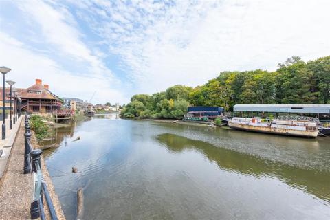 2 bedroom apartment for sale, Lion Wharf Road, Old Isleworth