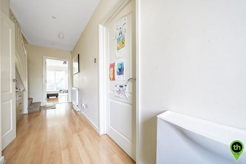 12b Cranmer Road, Edgware, HA8 8UB