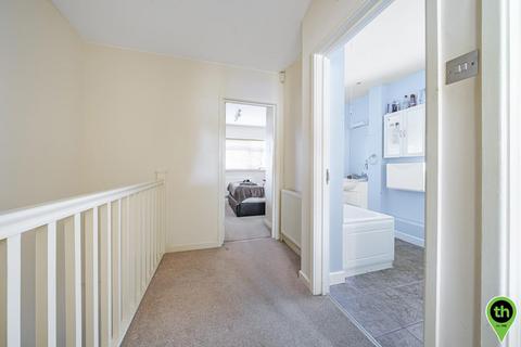 12b Cranmer Road, Edgware, HA8 8UB