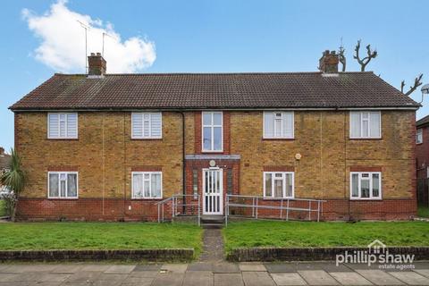 2 bedroom maisonette for sale, Fernside Avenue, London, NW7