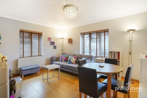2 bedroom maisonette for sale, Fernside Avenue, London, NW7