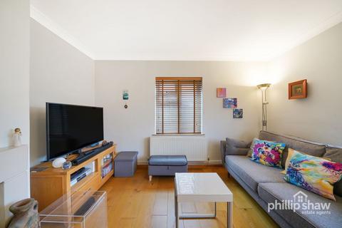 2 bedroom maisonette for sale, Fernside Avenue, London, NW7