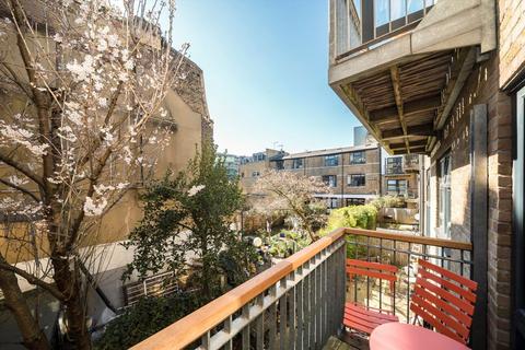7b Reading Lane, London, E8 1DS
