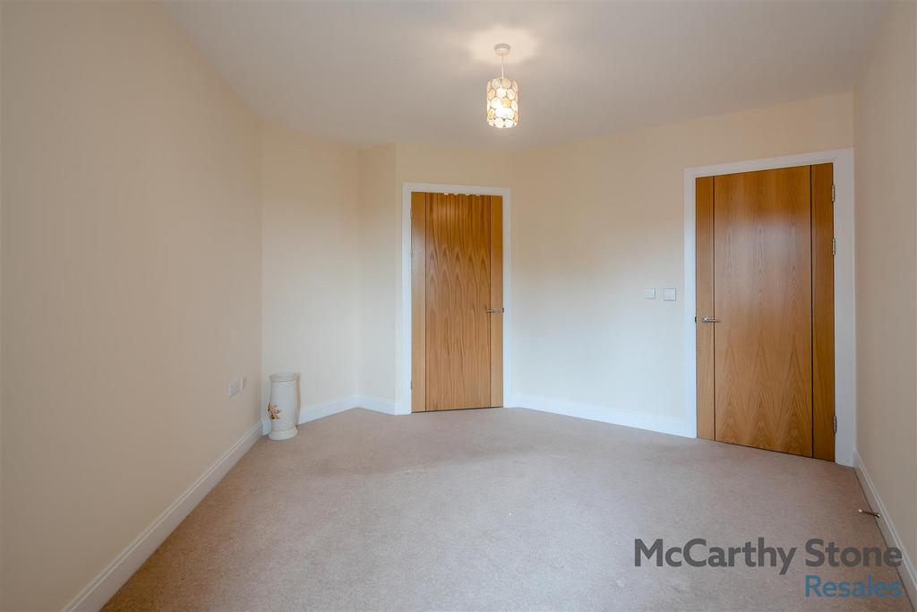 8650803-interior10.jpg