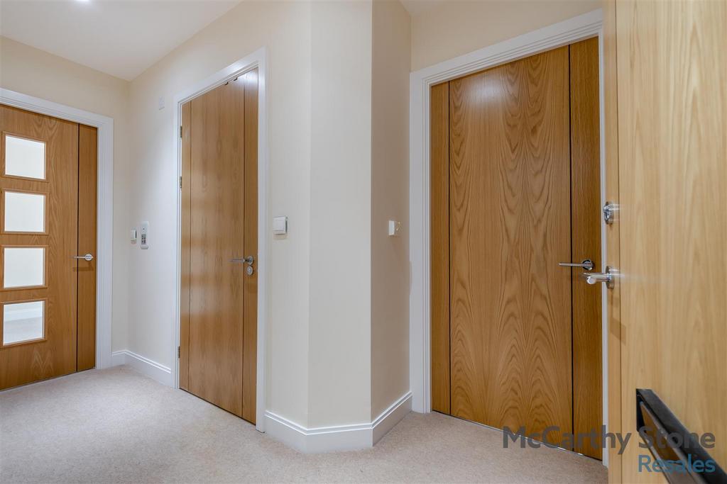 8650803-interior29.jpg